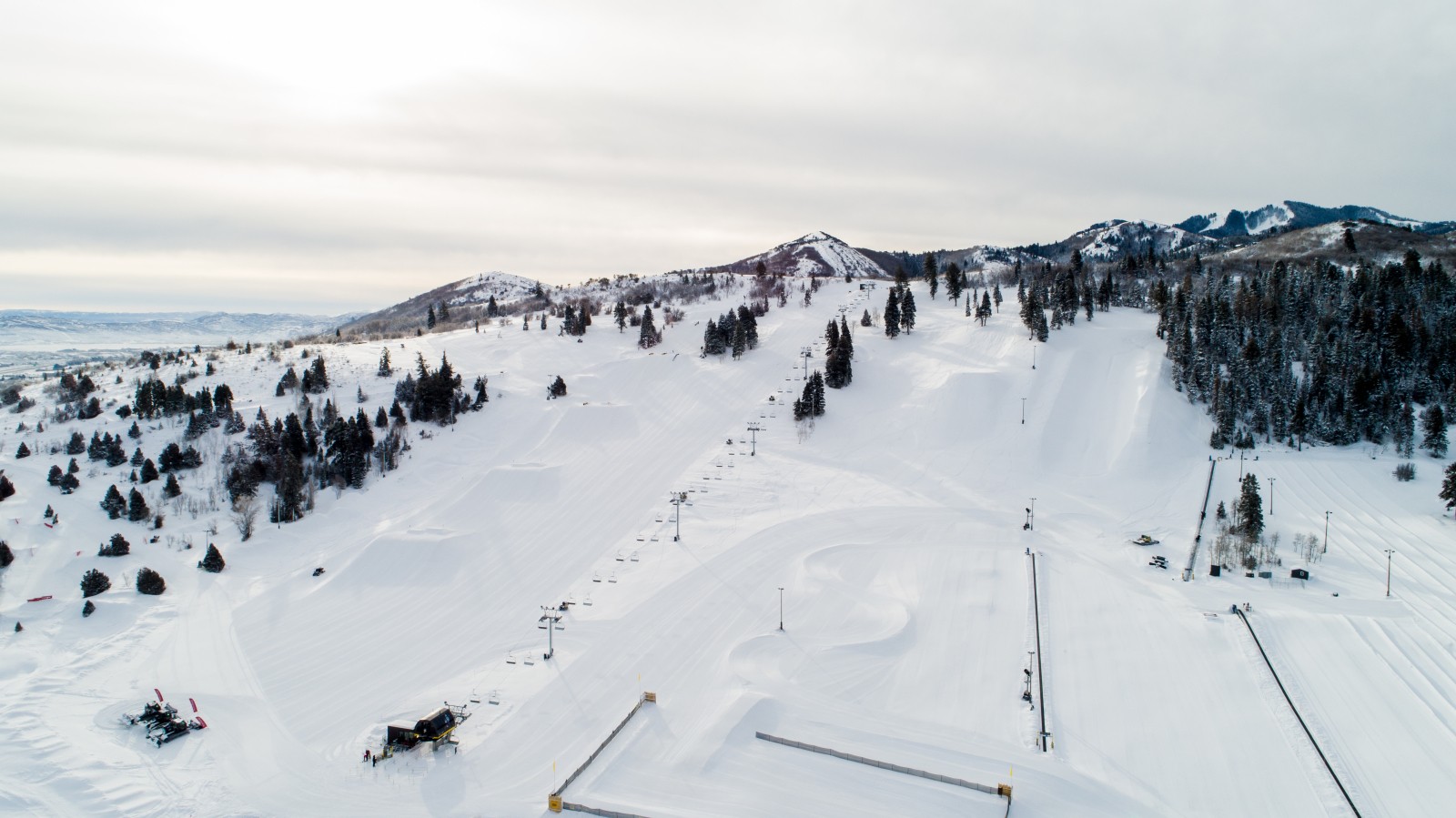 2019_winter_mountain_drone_atjpg