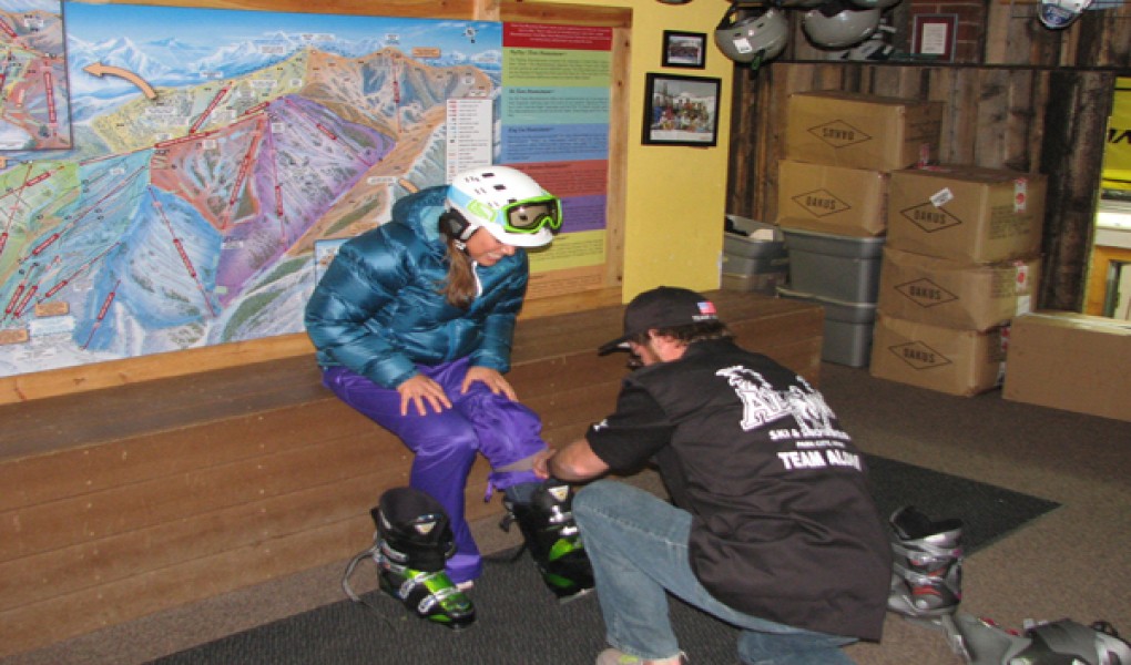 Aloha Ski and Snowboard Rentals - Boot Fitting