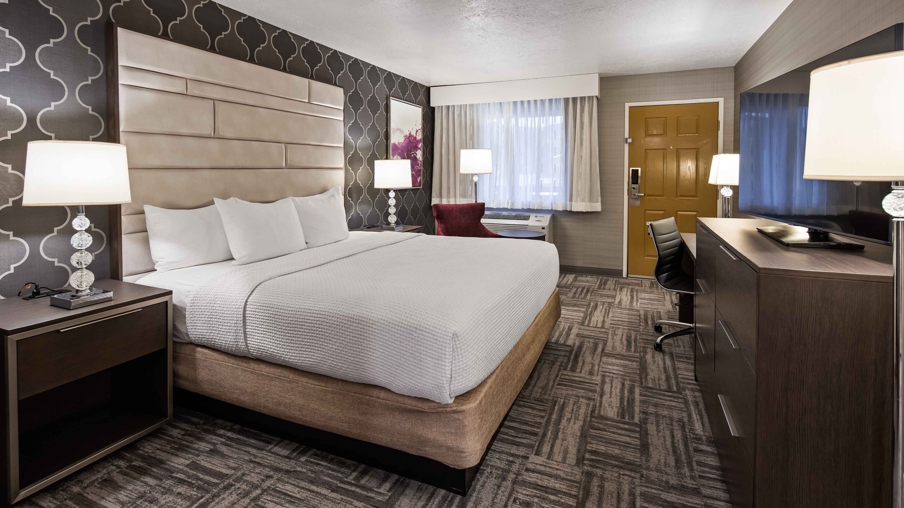 Abbey Inn Cedar City King Room 2.jpg