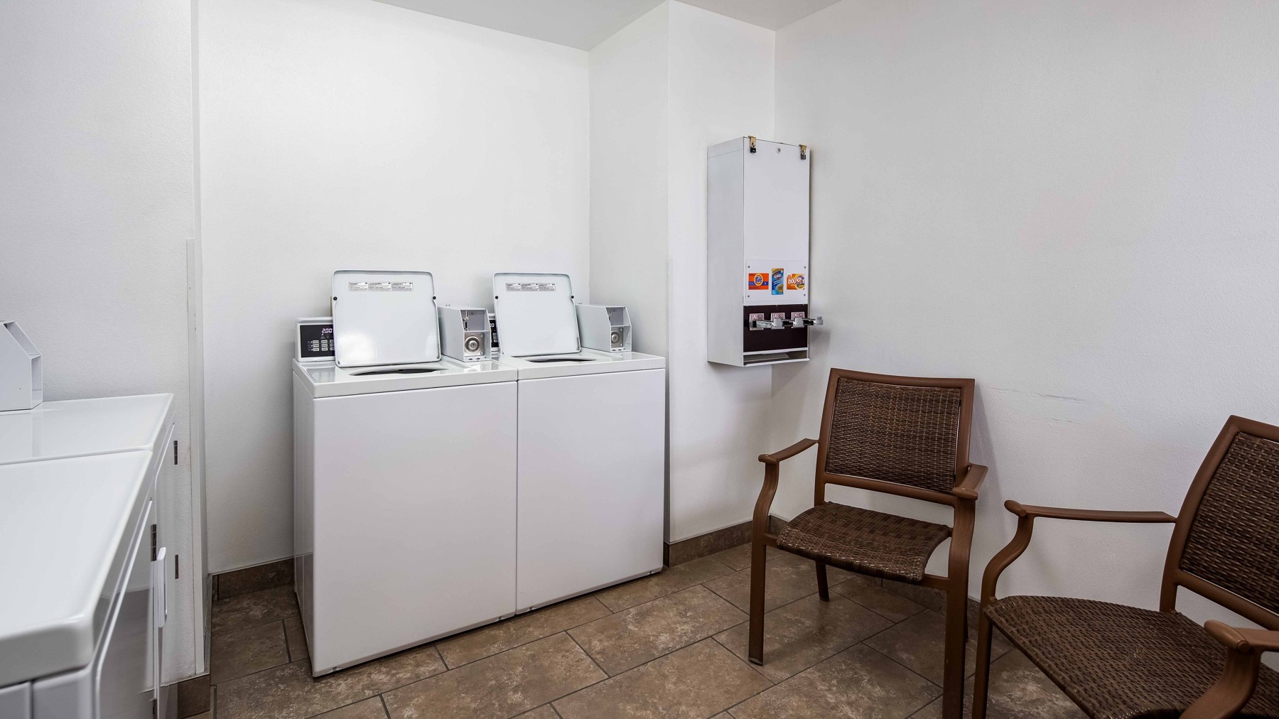 Abbey Inn Cedar City Guest Laundry.jpg
