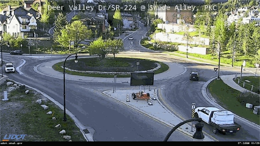 Roads | Deer Valley Dr Roundabout