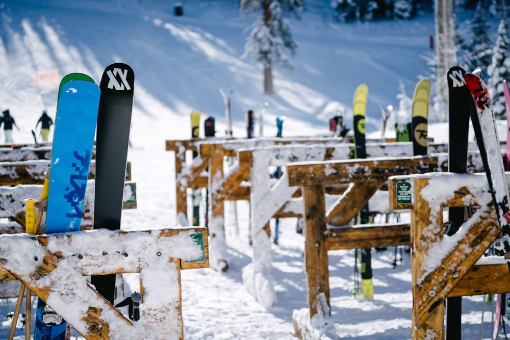 10 things NOT to pack on your ski vacation!